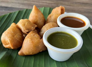 Athidhi Indian Restaurant - Pizza Samosa